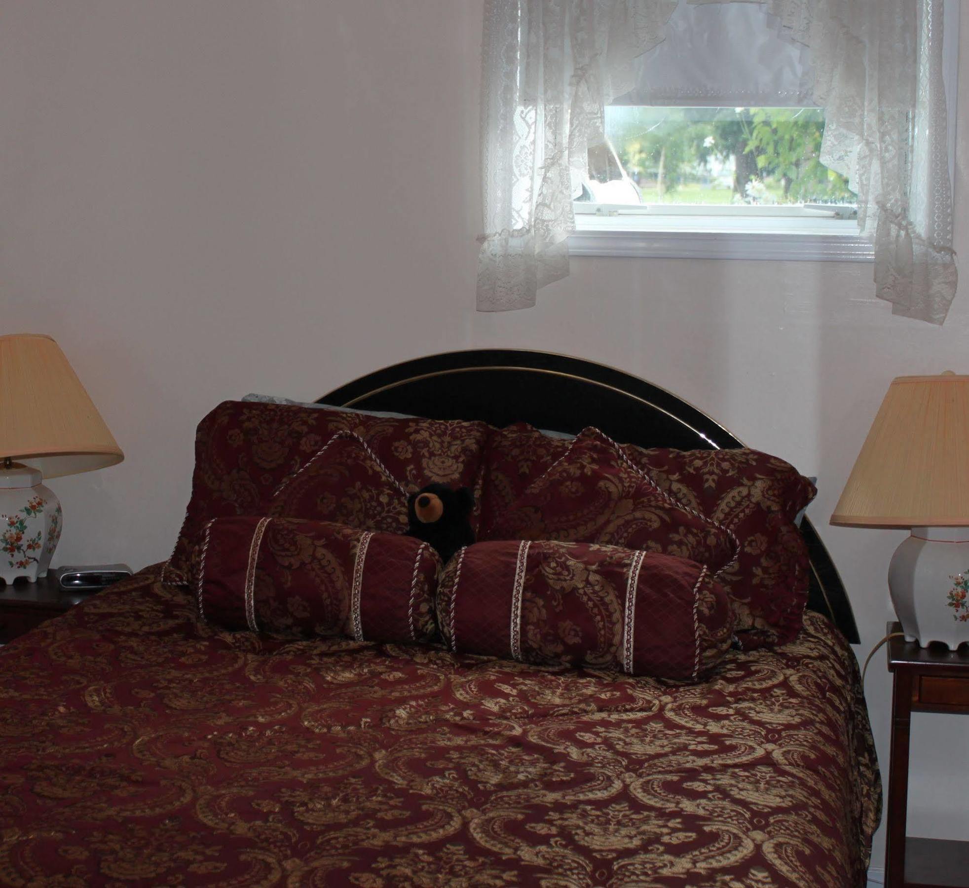 Casey'S Bed & Breakfast Уайтхорс Екстериор снимка
